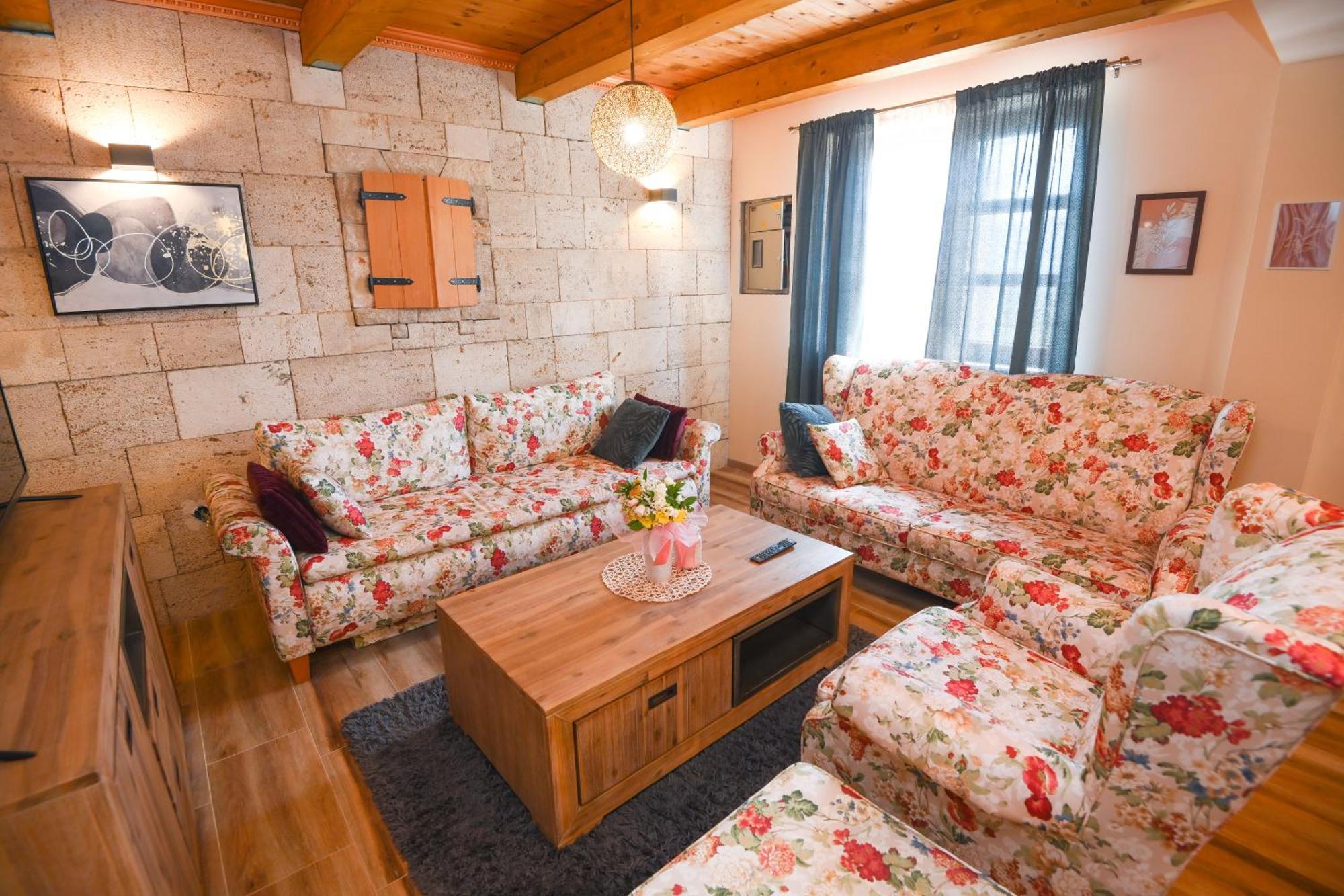Lady Stone Villa